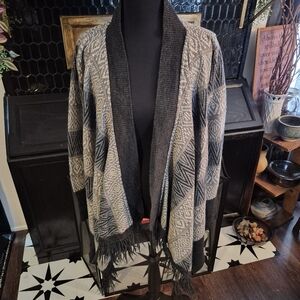 Berretti Geometric Patterned Shawl with Fringe XL Cardigan
